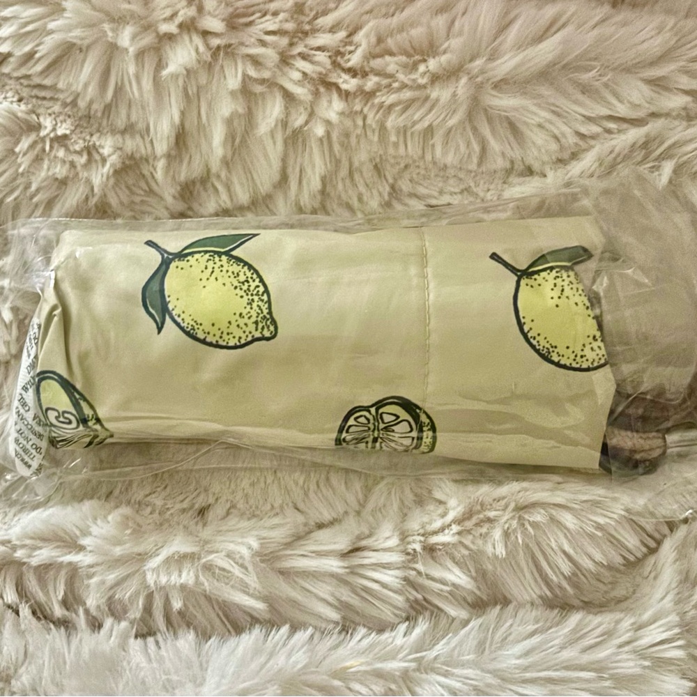 NEW Coach Lemon Print Garden Glade Yellow Multi UV Protection Mini Umbrella - Picture 4 of 13